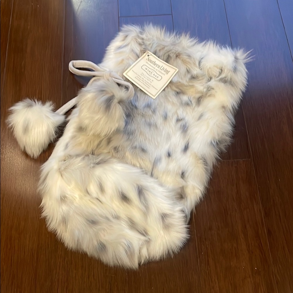 Southern Living Faux Fur Gift Bag - Cream and Gray